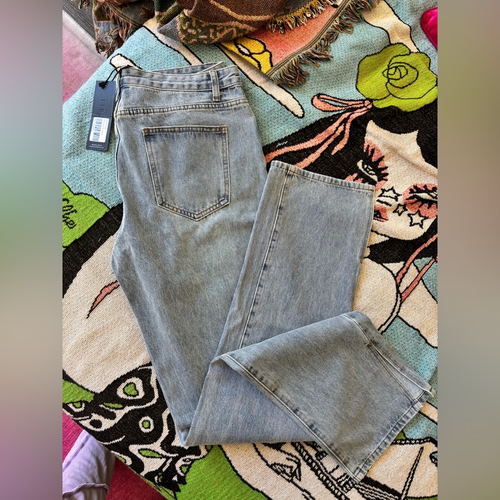 Lioness Alabama Jean
